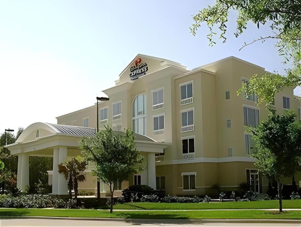 Holiday Inn Express Hotel & Suites Grand Island By Ihg Exterior foto