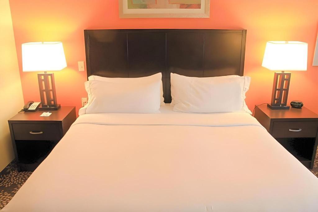 Holiday Inn Express Hotel & Suites Grand Island By Ihg Exterior foto