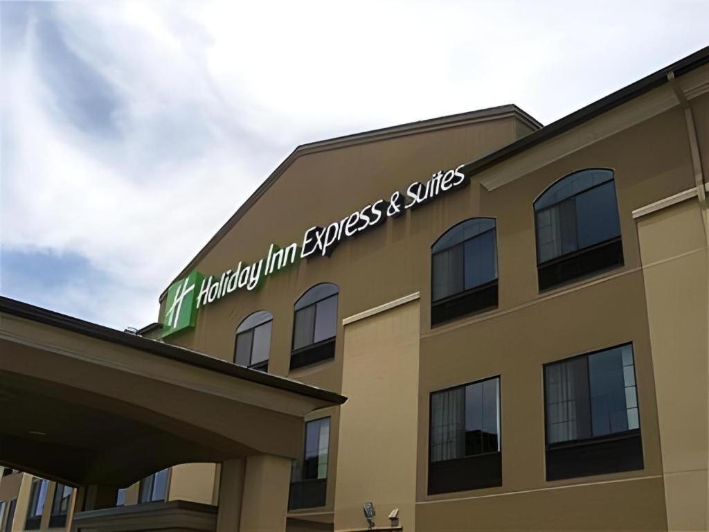 Holiday Inn Express Hotel & Suites Grand Island By Ihg Exterior foto